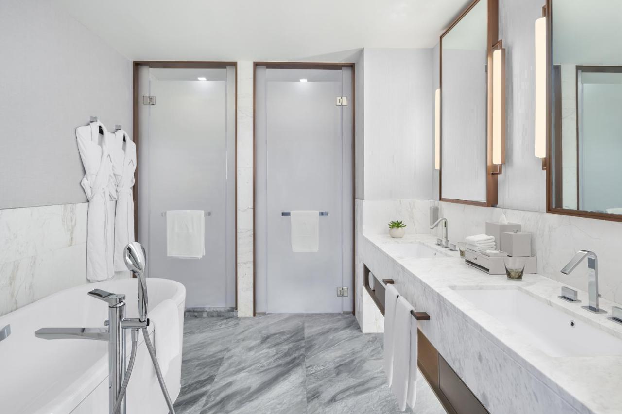 Address Creek Harbour Hotell Dubai Exteriör bild Bathroom