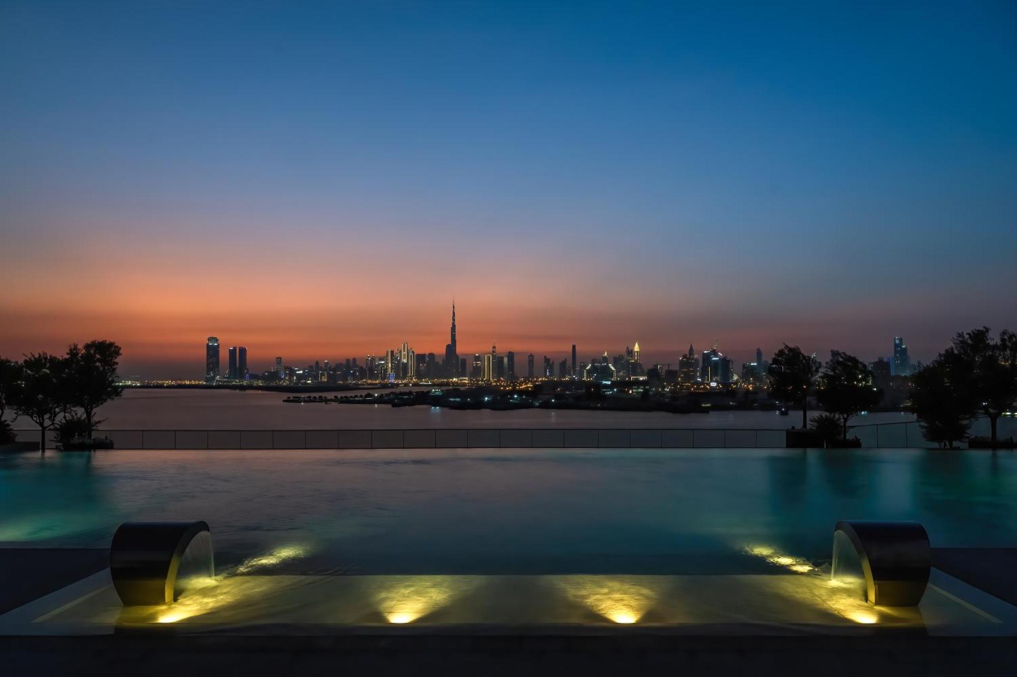 Address Creek Harbour Hotell Dubai Exteriör bild View of the Dubai skyline from the pool deck