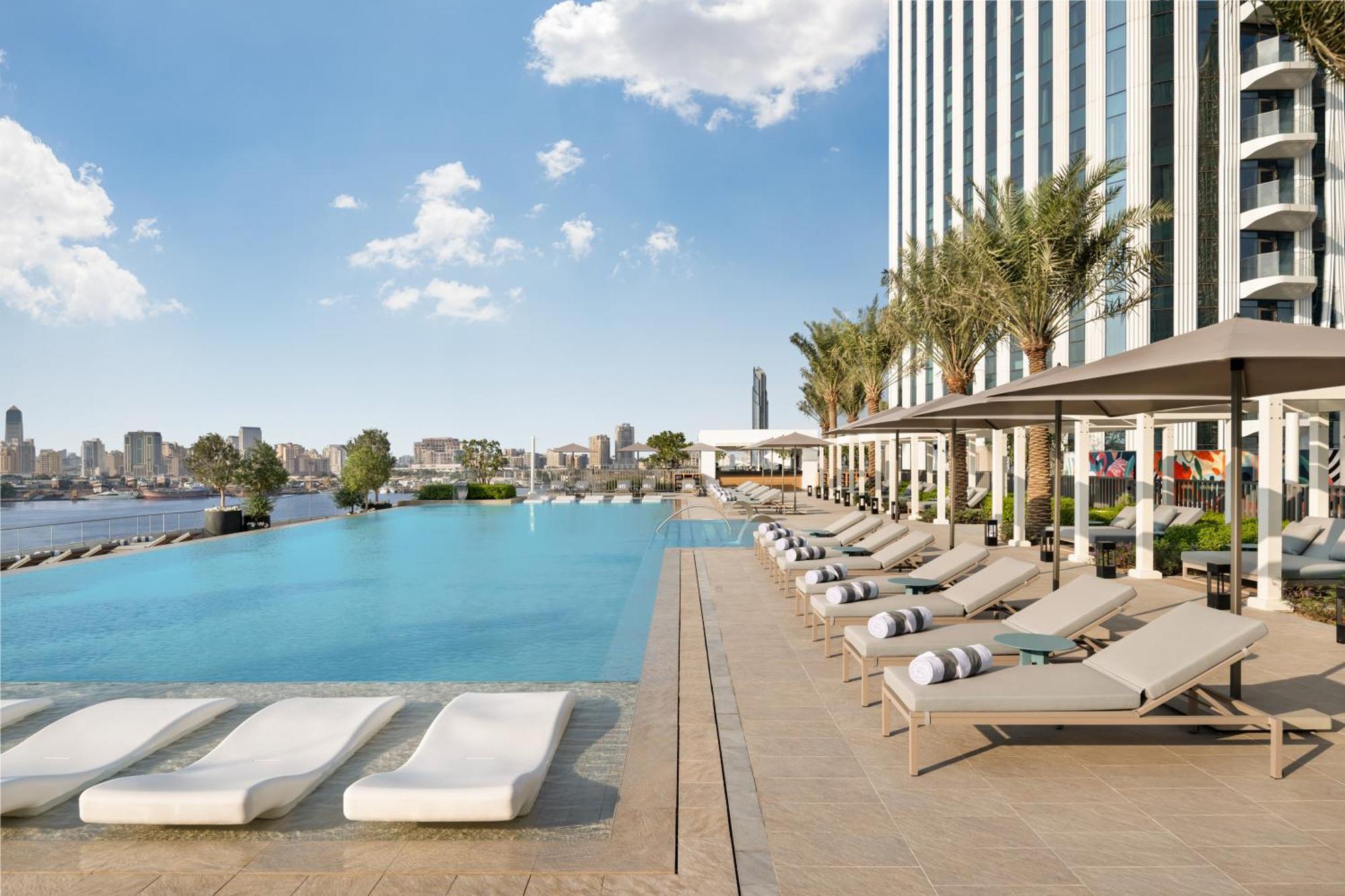 Address Creek Harbour Hotell Dubai Exteriör bild The swimming pool at the hotel